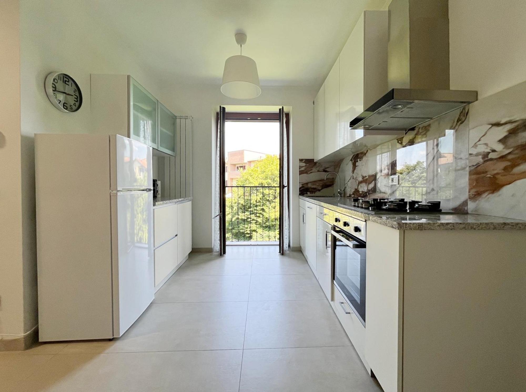 Appartamento Con Balcone Affascinante A Cadorago Fino Mornasco Buitenkant foto