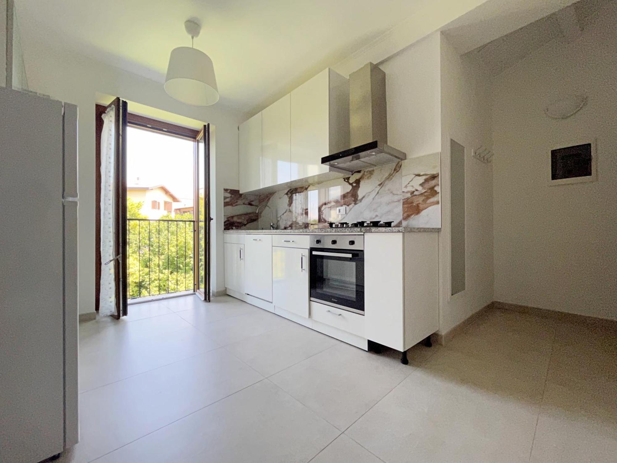 Appartamento Con Balcone Affascinante A Cadorago Fino Mornasco Buitenkant foto